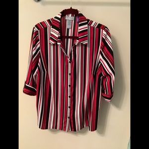 Catherines red, white and black blouse V-front, tabs on sleeve cuffs, OX-WP